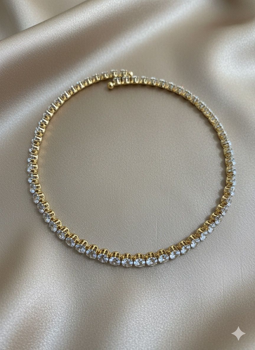 CHOKER DE RIVIEIRA DOURADA COM PEDRAS REDONDAS