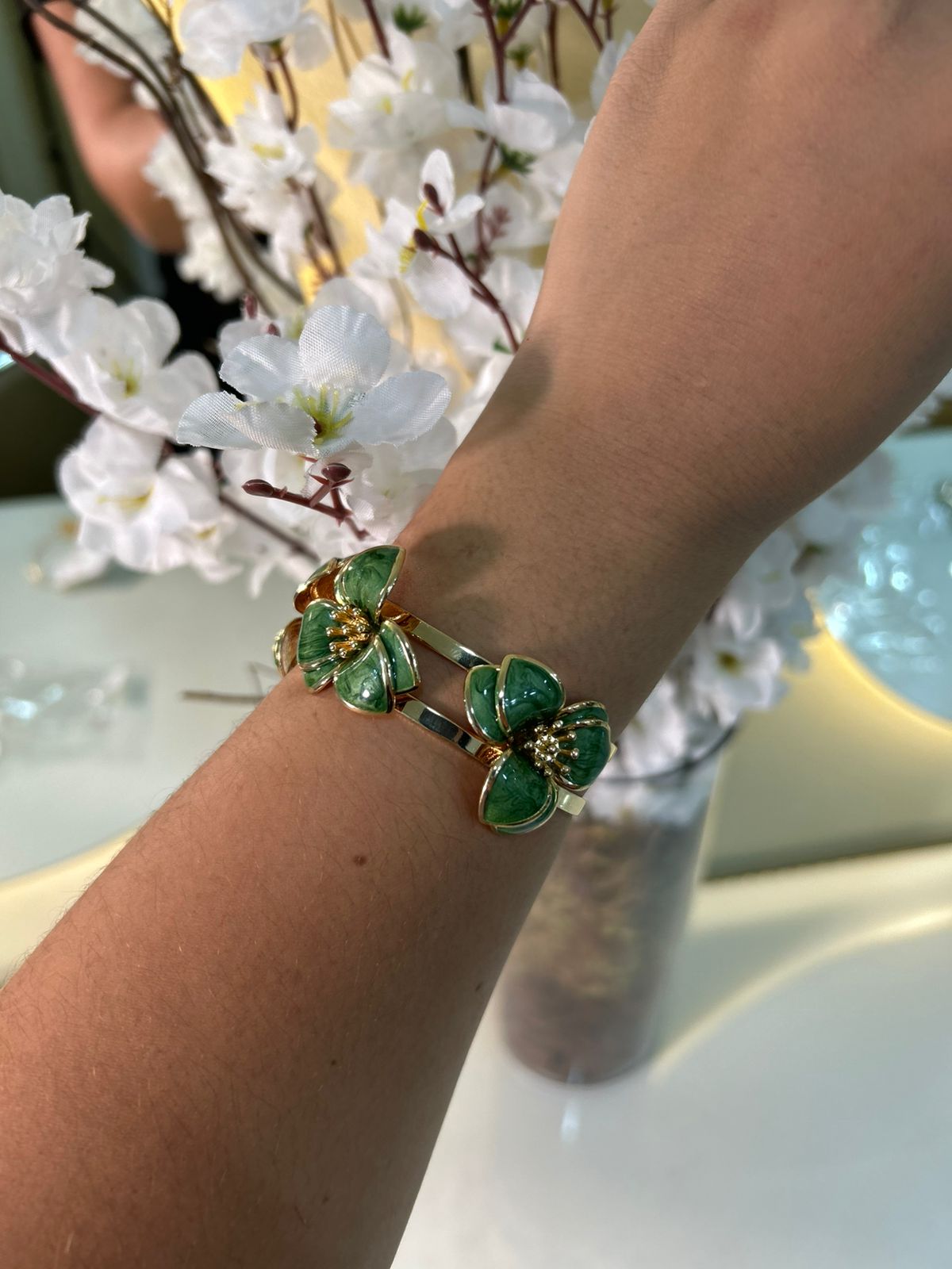 BRACELETE DUPLO FLOR VERDE ESMALTADO - Imagem 2