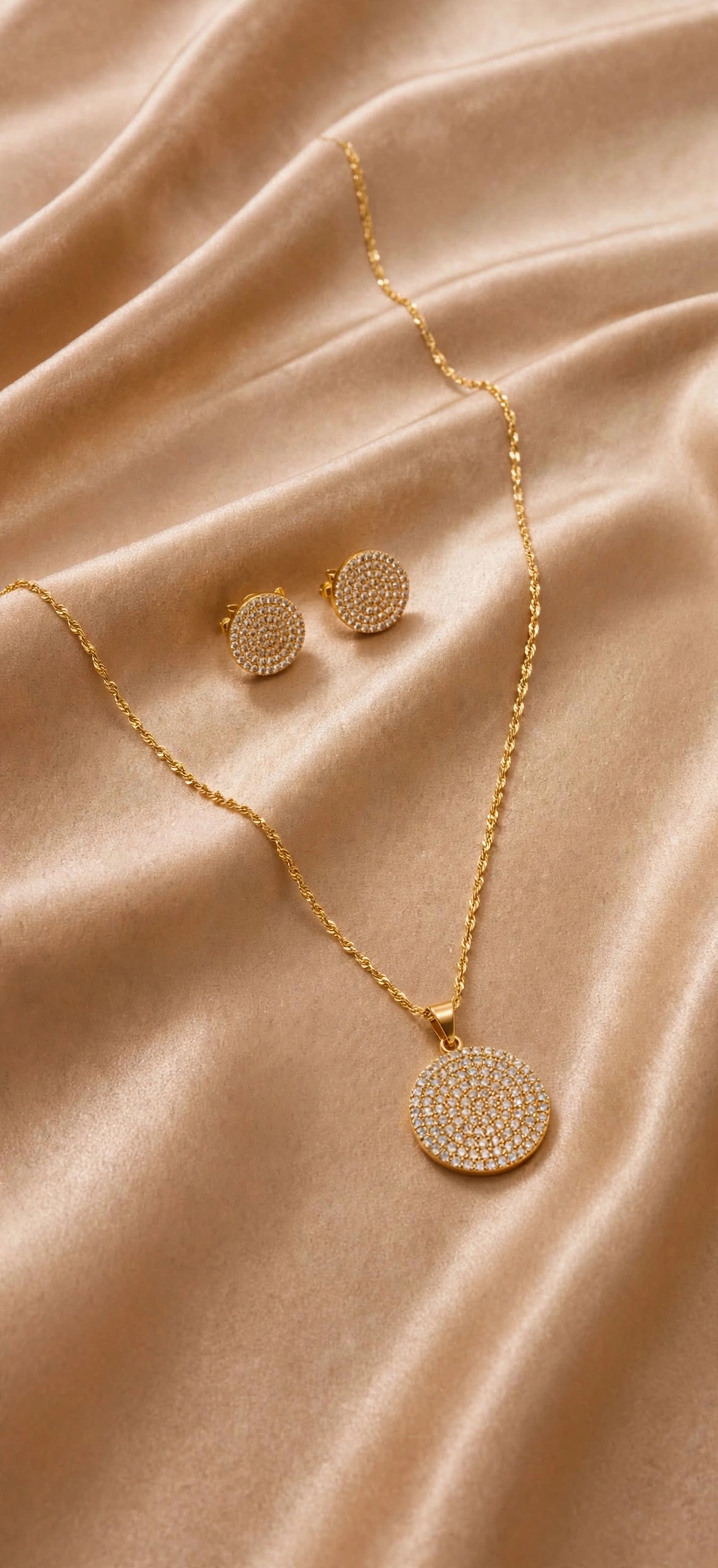 CONJUNTO CRAVEJADO DE ZIRCÔNIAS