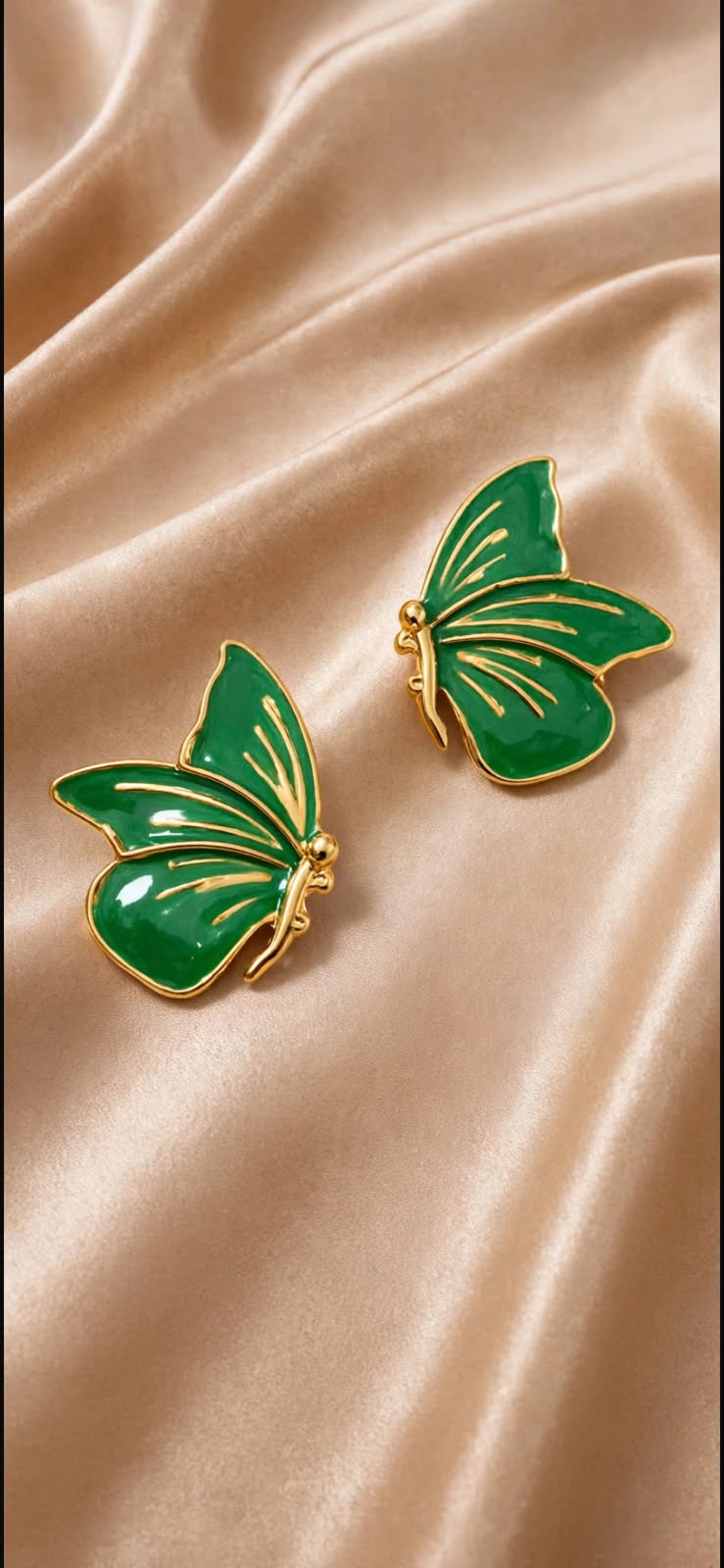 BRINCO ESMALTADO BORBOLETA GREEN GOLD