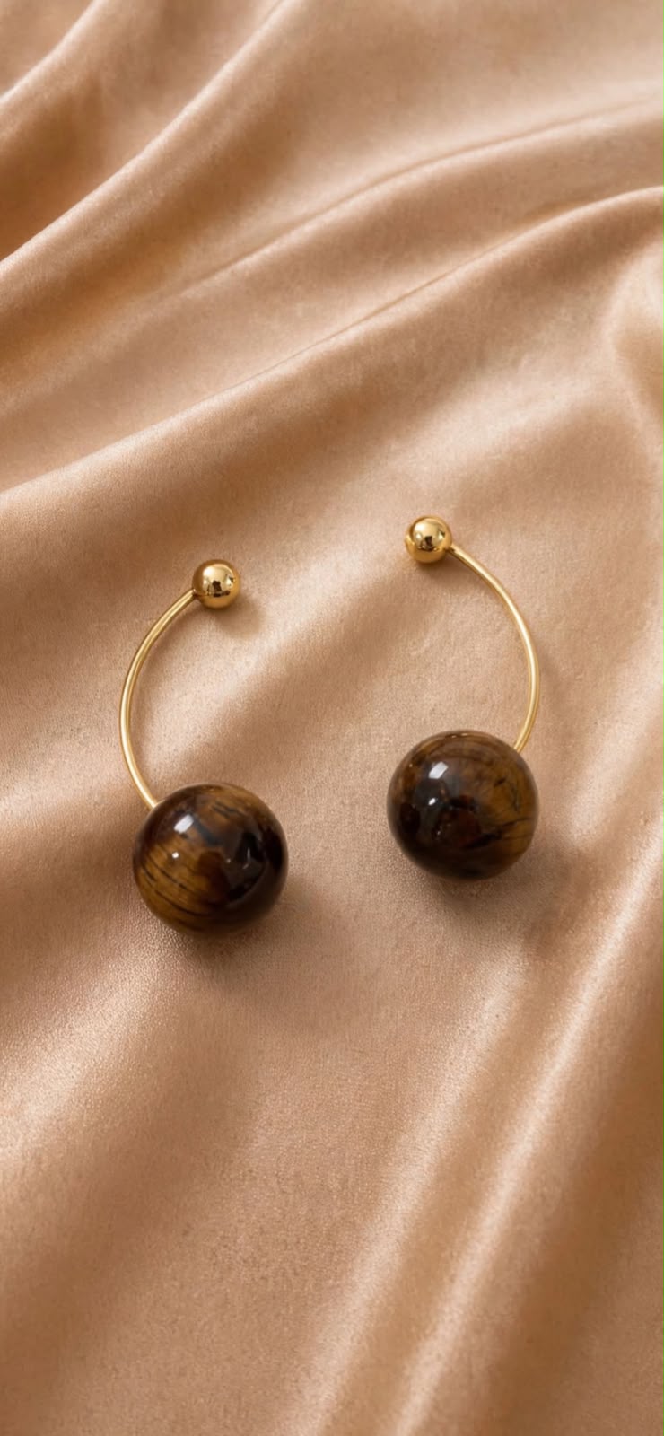 BRINCO DE ESFERA MARROM