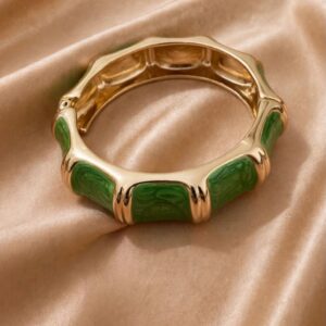 BRACELETE ESCULPIDO VERDE BANHADO A OURO 18K