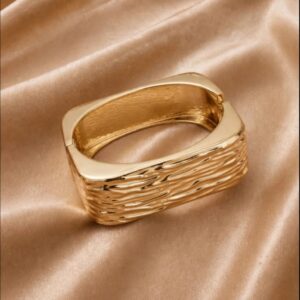BRACELETE QUADRADO DETALHADO BANHADO A OURO 18K
