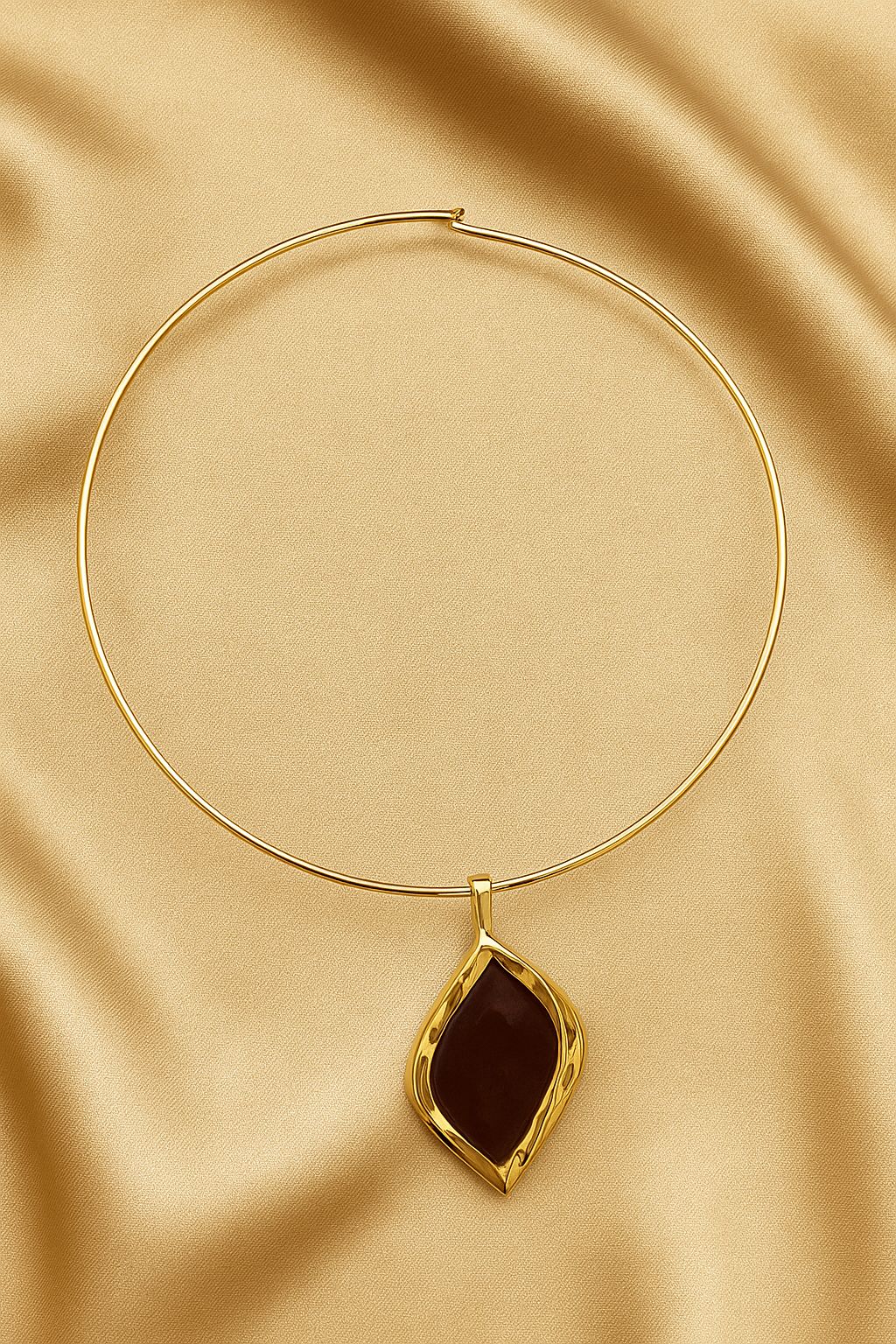CHOKER COLAR ARO FINO COM PINGENTE EM RESINA MÁRMORE MARROM - Imagem 2