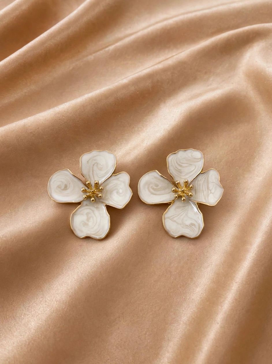 BRINCO FLOR OFF WHITE