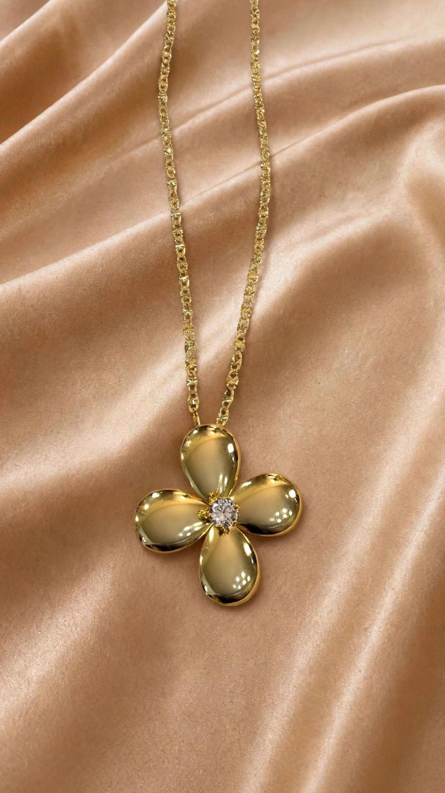 COLAR FLOR CRISTAL