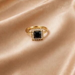 ANEL QUADRADO PRETO GOLD