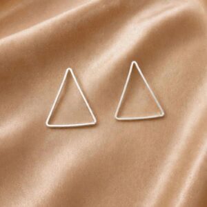 BRINCO TRIANGULO VAZADO