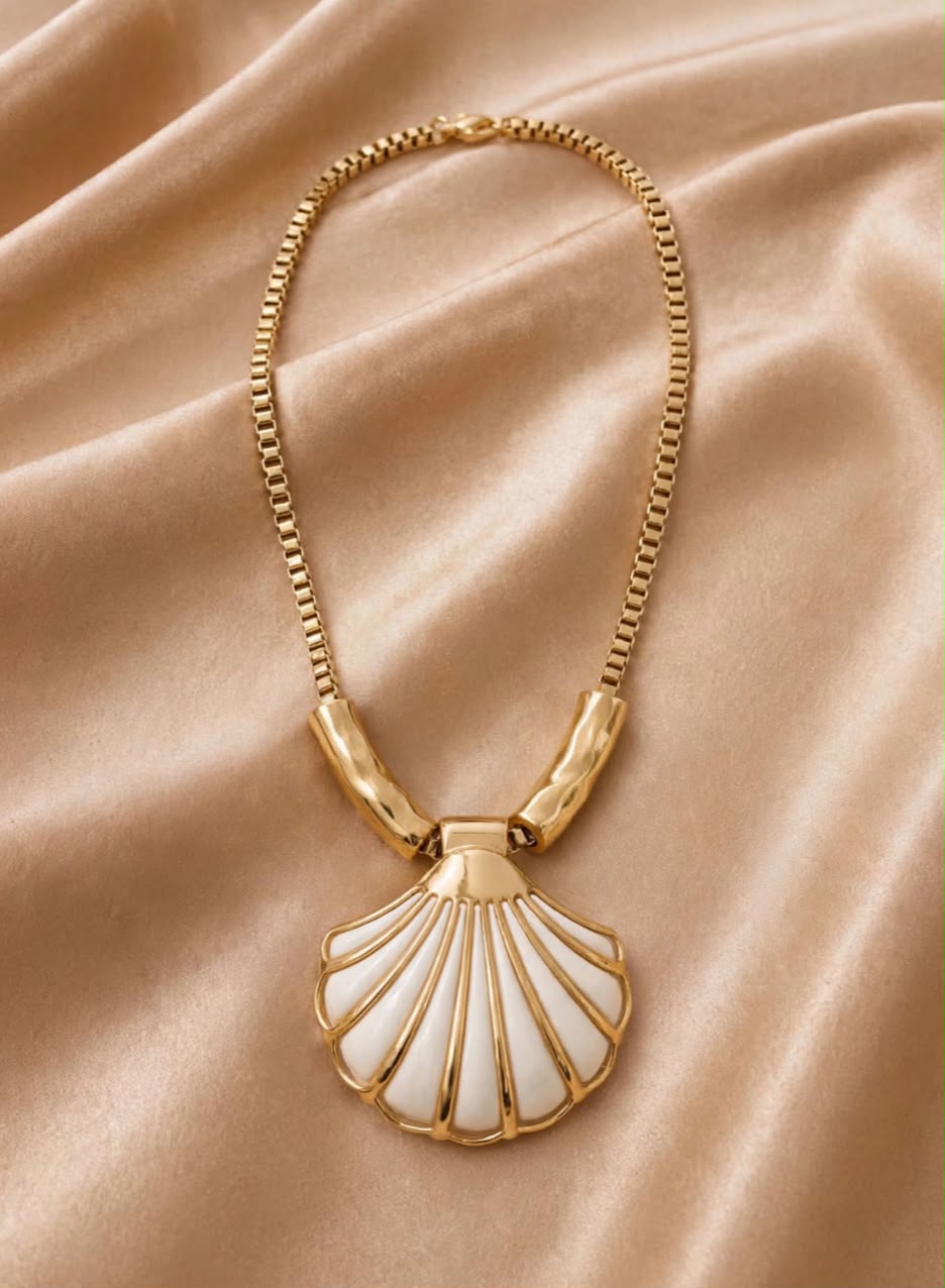 COLAR CONCHA ELEGANCE OFF WHITE