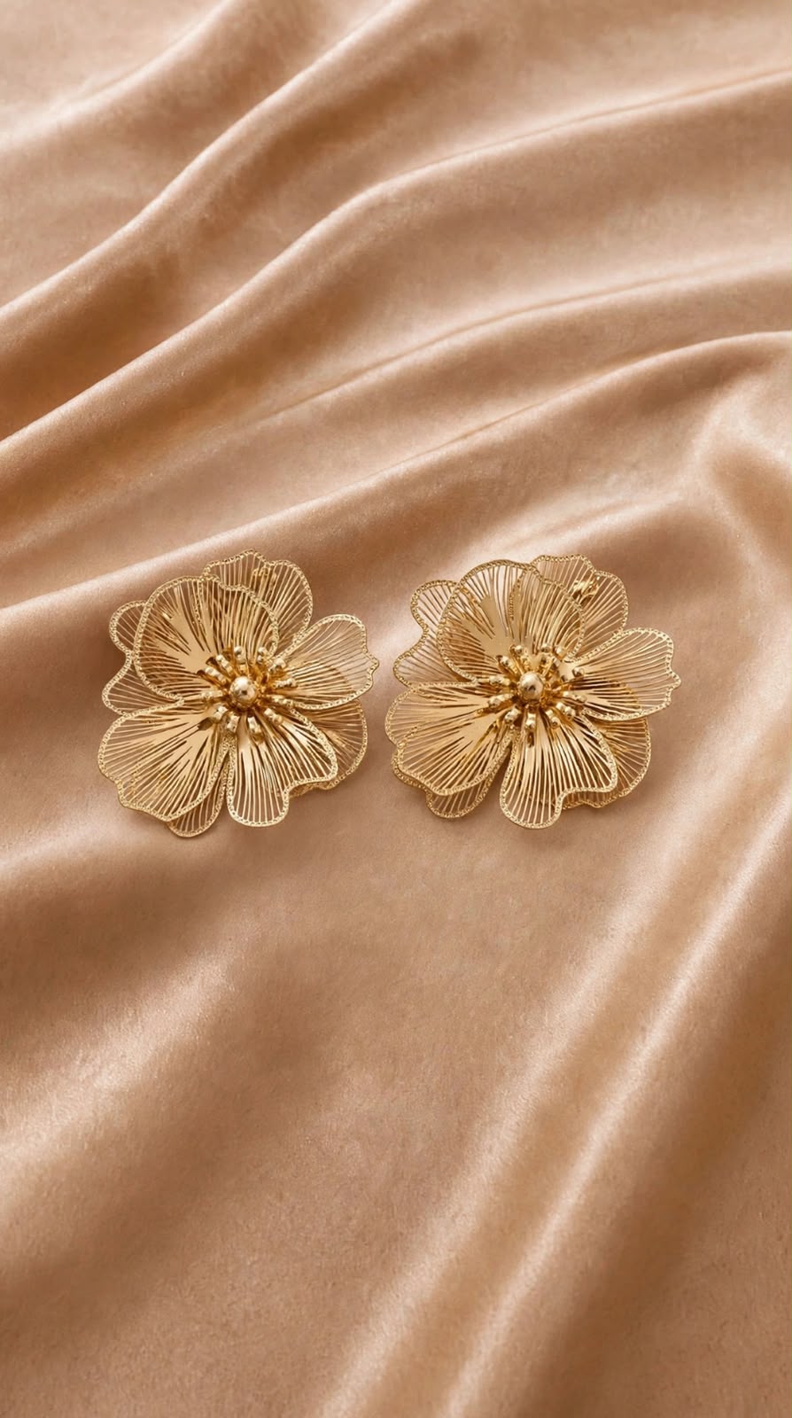 BRINCO FLOR 18K