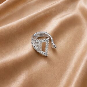 PIERCING FAKE TRIÂNGULO CRAVEJADO