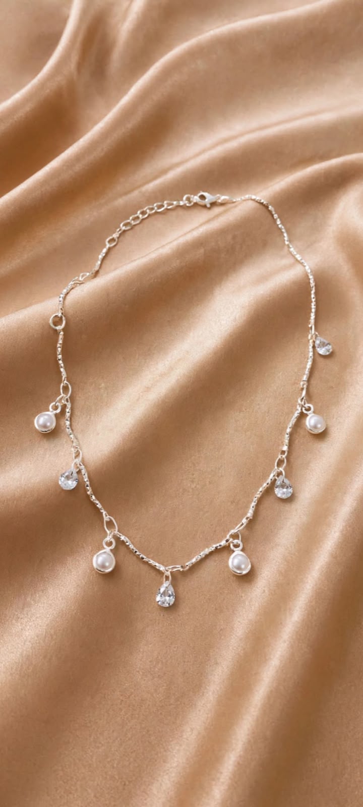 CHOKER PÉROLA COM PONTOS DE LUZ