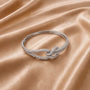 BRACELETE NÓ CRAVEJADO PRATA