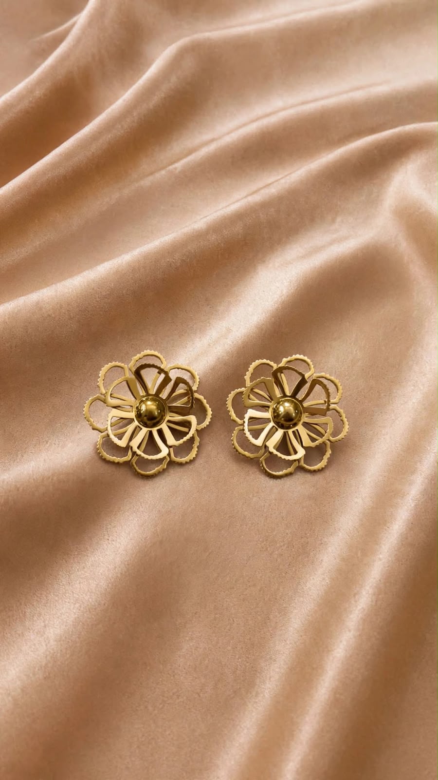 BRINCO FLOR DUPLA DOURADA